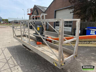 2016-jlg-400s-48587204