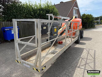 2016-jlg-400s-48587206