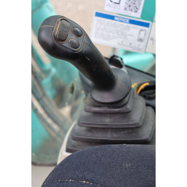 2017 كوبيلكو SK180LC-10-48591066