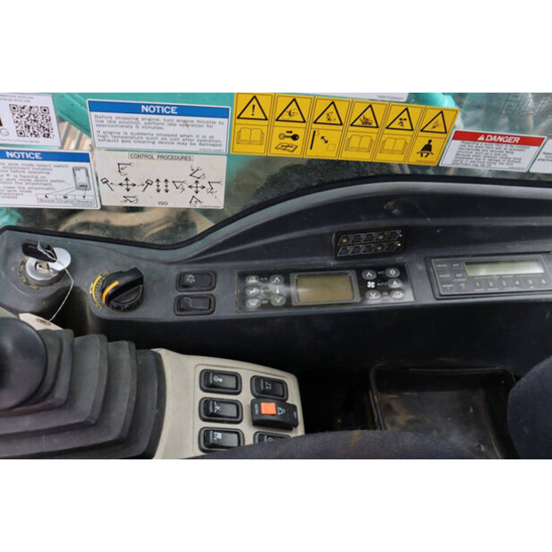 2017 كوبيلكو SK180LC-10-48591071
