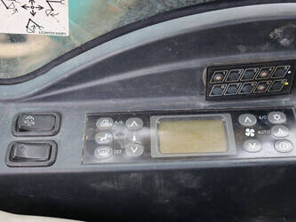 2017-kobelco-sk180lc-10-48591073