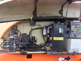 2018-jlg-800aj-48591345