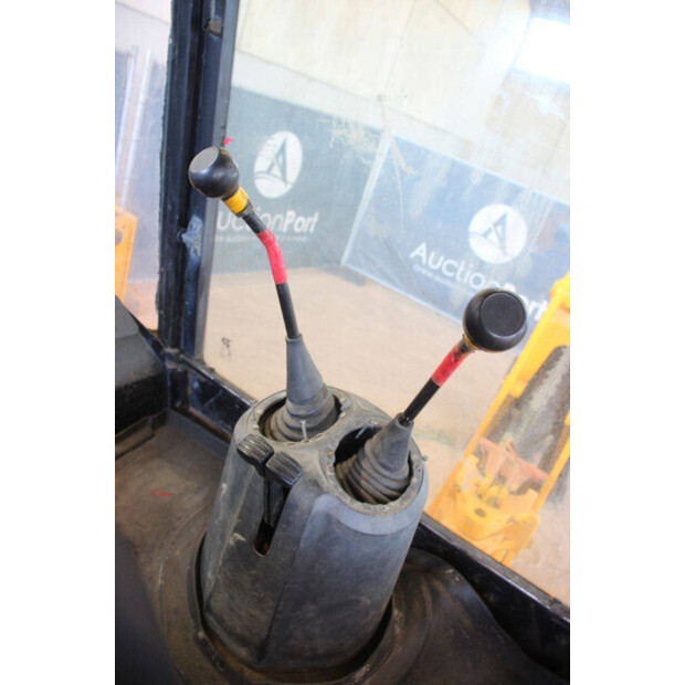2014 JCB 3DX-48592099