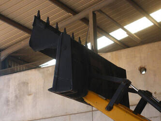 2014-jcb-3dx-1475067-48592107