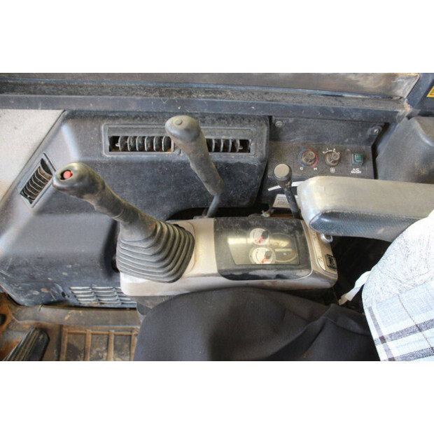 2014 كوماتسو PC56-7-48592172