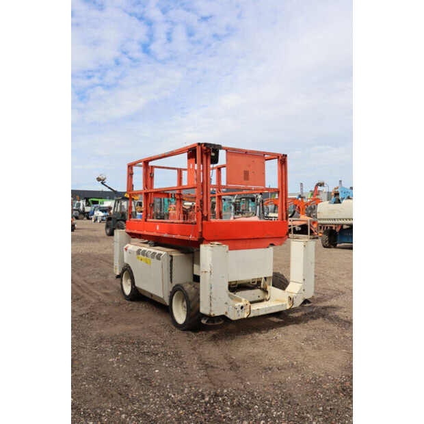2011 Genie GS-2668-48592499