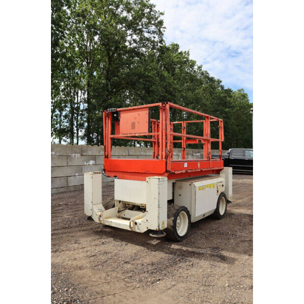2011 Genie GS-2668-48592501