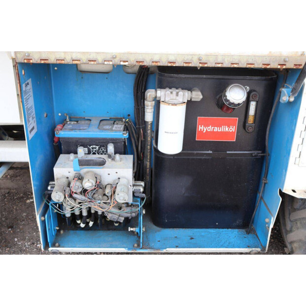 2011 Genie GS-2668-48592507