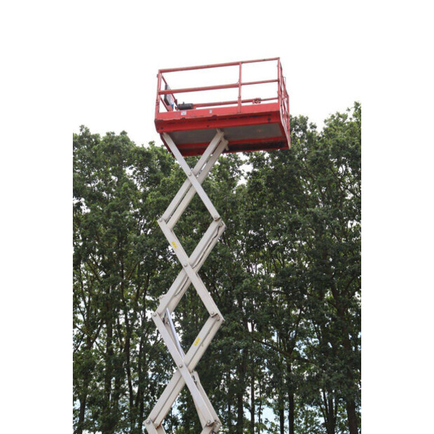 2011 Genie GS-2668-48592518