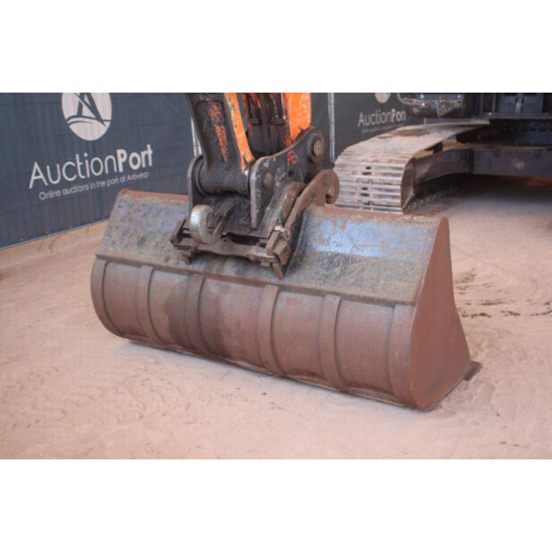 2014 هيتاشى ZX225USLC-5B-48592535