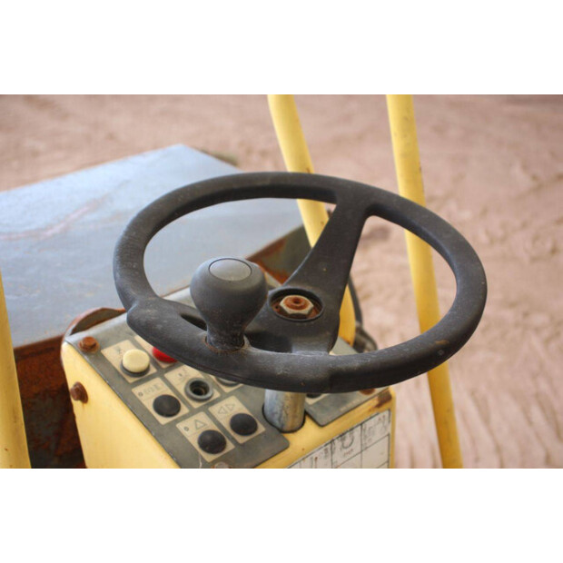 2011 بوماج BW80AD-2-48592645