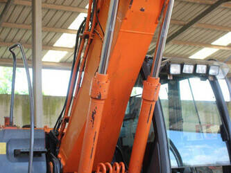 2009-hitachi-zx160lc-3-1475088-48592739