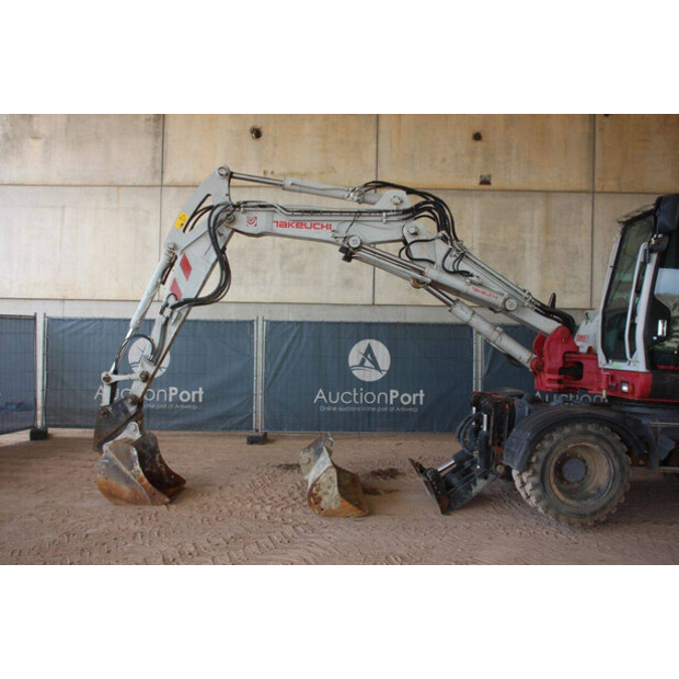 2018 TAKEUCHI TB295W-48592880