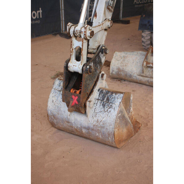 2018 TAKEUCHI TB295W-48592890