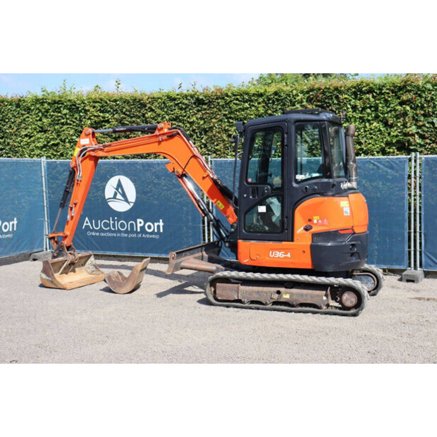 2018 KUBOTA U36-4-48594308