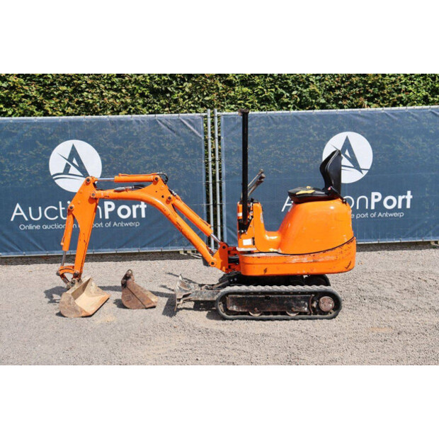 2011 JCB 8008-48594752