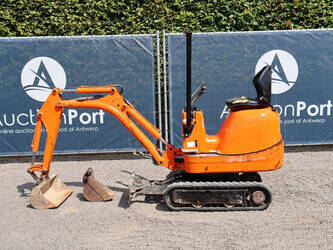 2011-jcb-8008-1475148-48594752