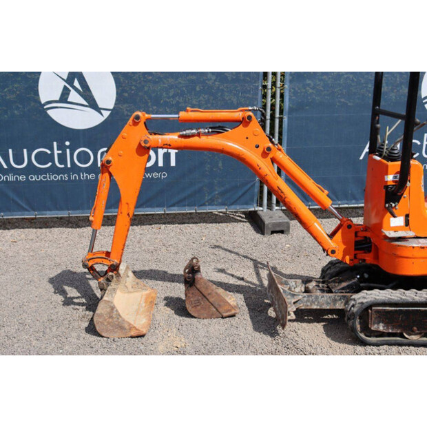 2011 JCB 8008-48594760
