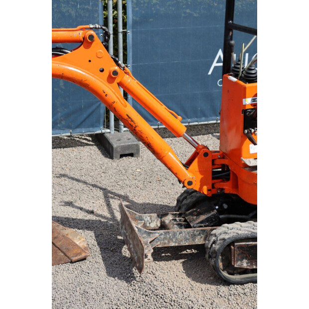 2011 JCB 8008-48594763