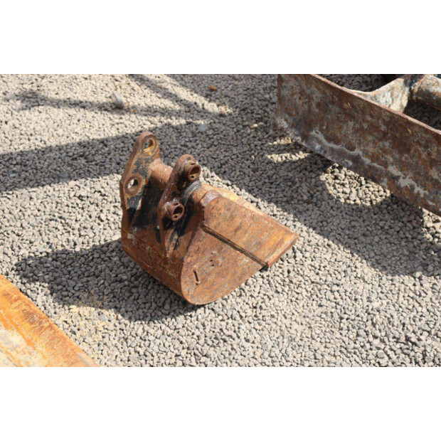 2011 JCB 8008-48594769
