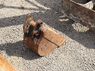 2011-jcb-8008-1475148-48594769