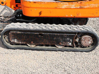2011-jcb-8008-1475148-48594774