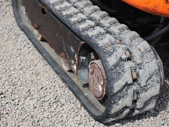 2011-jcb-8008-1475148-48594776