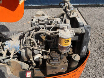 2011-jcb-8008-1475148-48594779