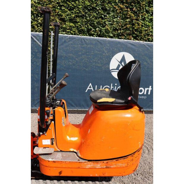 2011 JCB 8008-48594782
