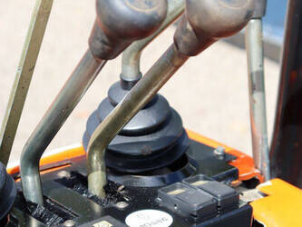 2011-jcb-8008-1475148-48594784