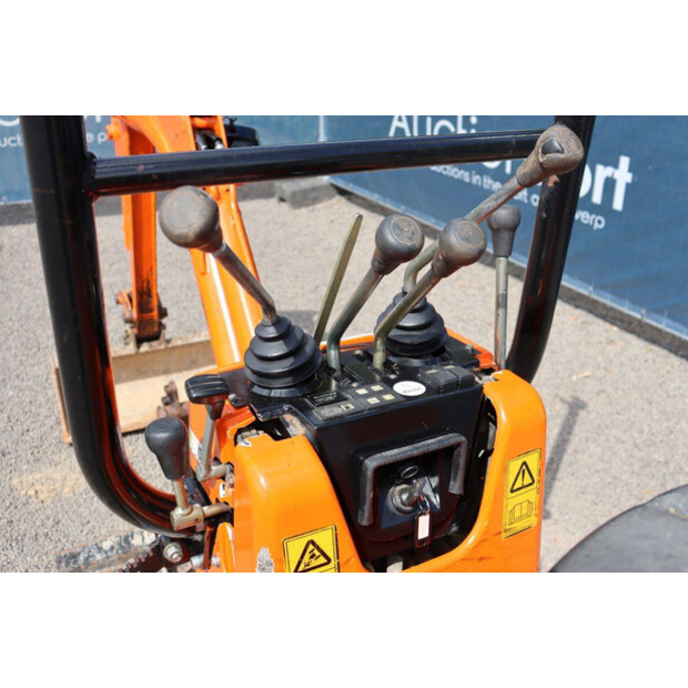 2011 JCB 8008-48594785