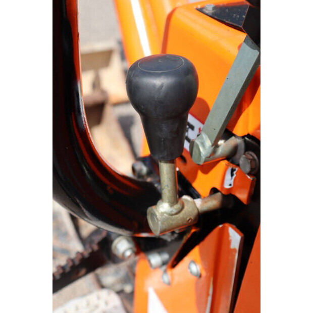2011 JCB 8008-48594790