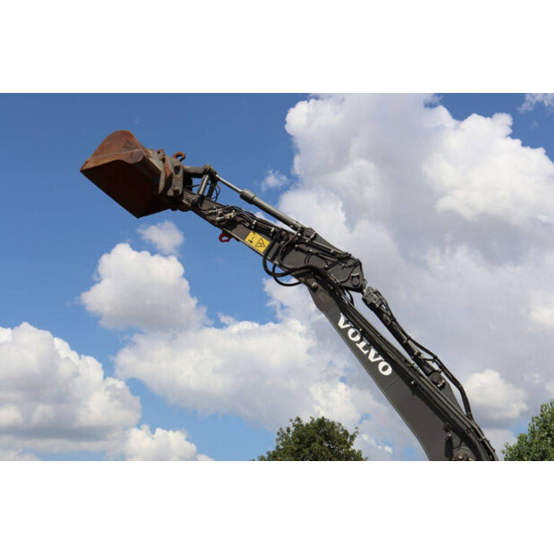 2013 Volvo EC140DL-48595489