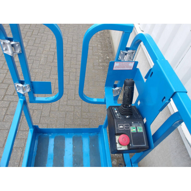 2017 Genie GRC-12-48595750