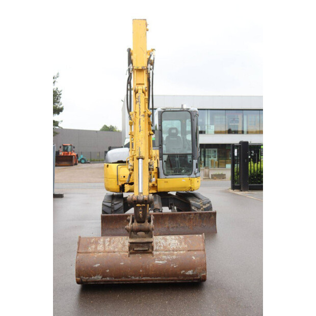 2005 كوماتسو PC78MR-6-48596021