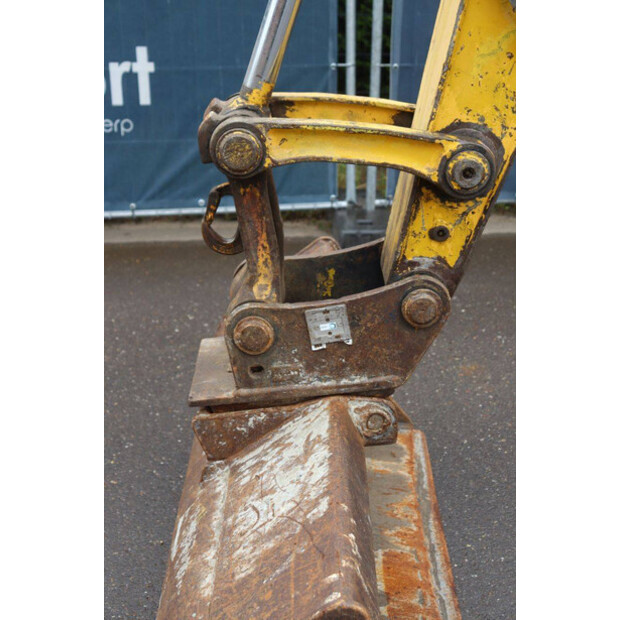 2005 كوماتسو PC78MR-6-48596027