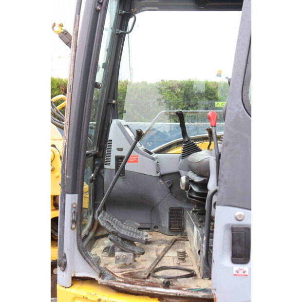 2005 كوماتسو PC78MR-6-48596042