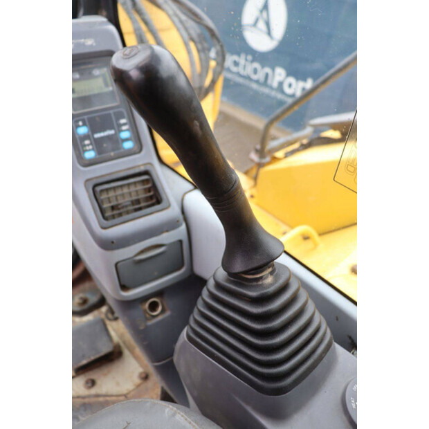 2005 كوماتسو PC78MR-6-48596045
