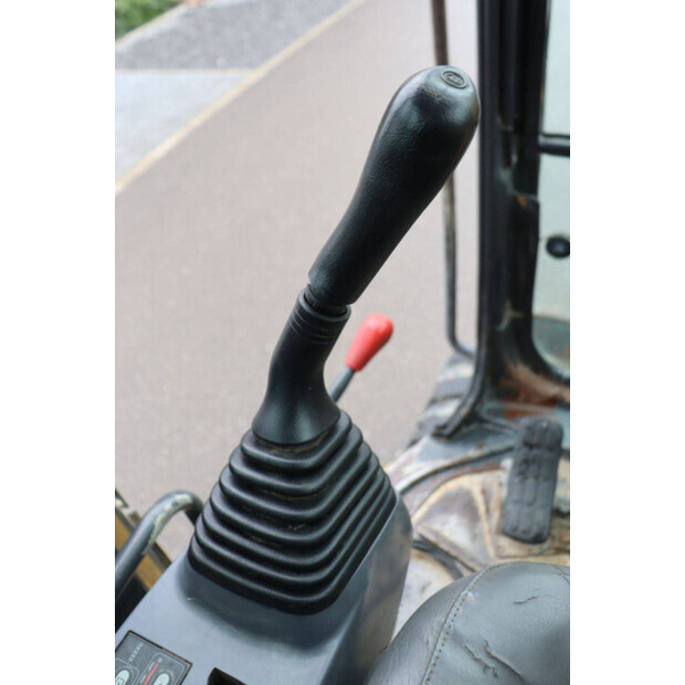 2005 كوماتسو PC78MR-6-48596048