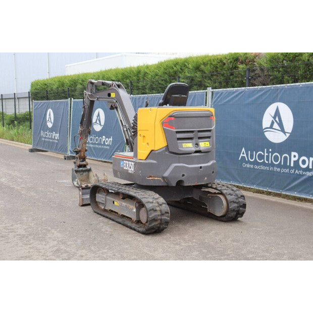 2022 Volvo ECR25D-48596291