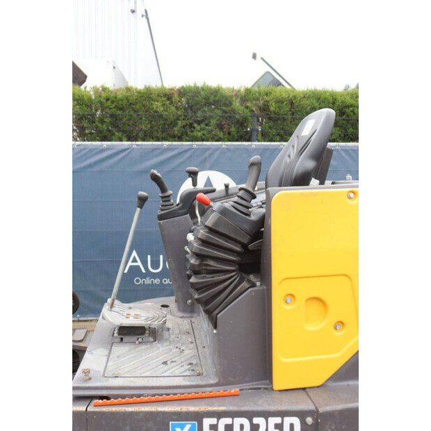 2022 Volvo ECR25D-48596315