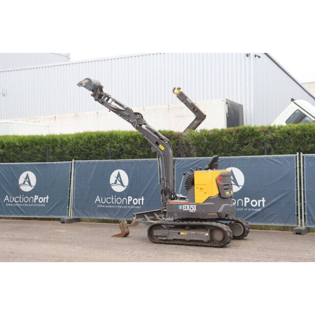 2022 Volvo ECR25D-48596324