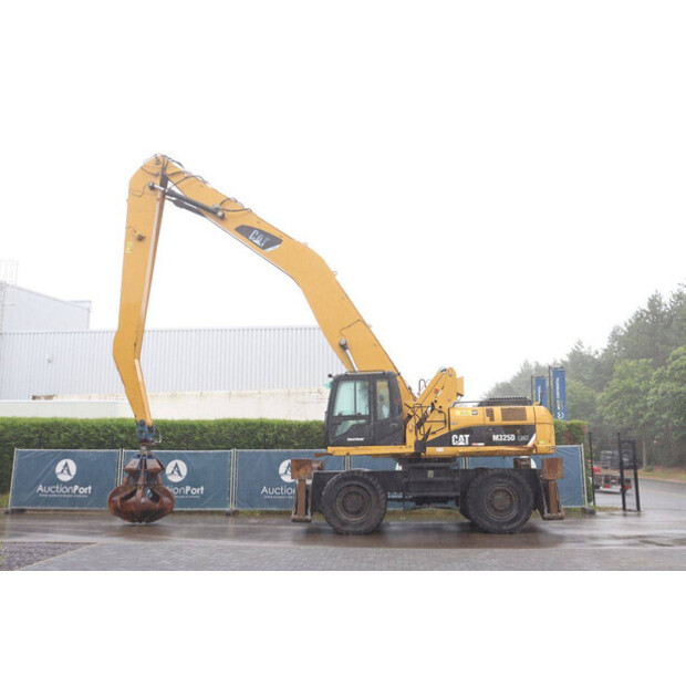 2011 Caterpillar M325D-48596440