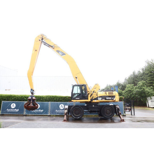 2011 Caterpillar M325D-48596480