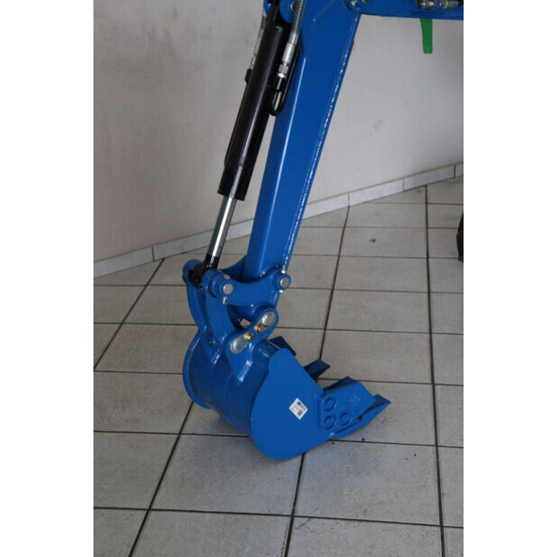 2025 Rippa R06-48599038