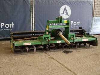صورة ل معدات الزراعة والغابات 2008 تيرانوفا Erpice DC 3000