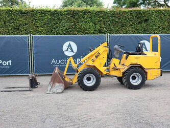 Image for WHEEL LOADERS 2002 GiANT V451T