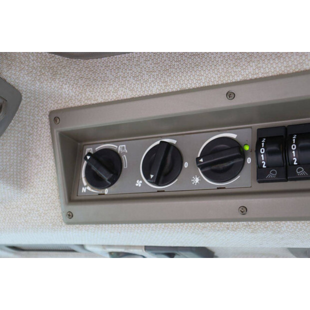2007 فندت 712 VARIO-48599885