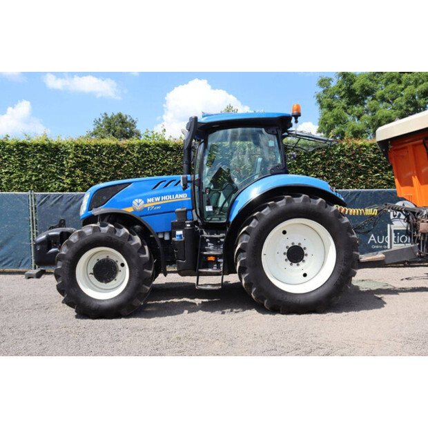 2019 New Holland T7.230-48599977