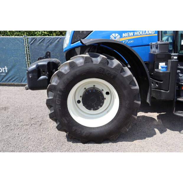 2019 New Holland T7.230-48599991